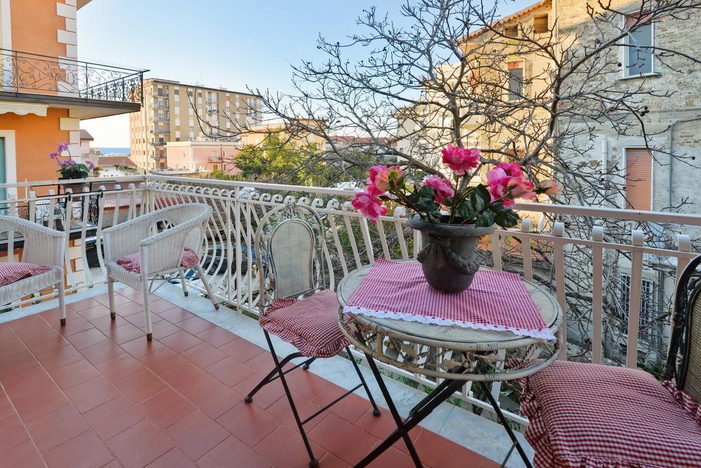 La Bouganville Holiday House Agropoli Esterno foto
